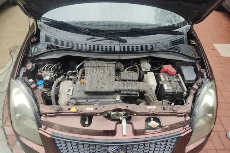 Used Suzuki Swift 2014 1.5L Manual Fashion Edition Engine Bay