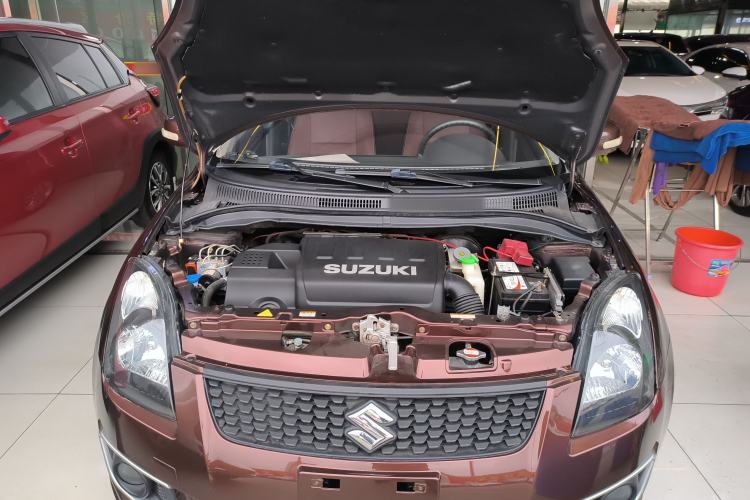 Used Suzuki Swift 2014 1.5L Automatic Fashion Edition Engine Bay