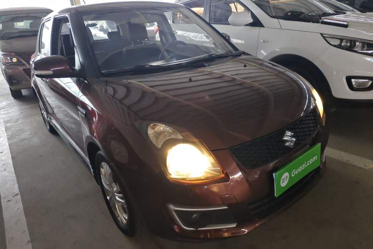 Used Suzuki Swift 2014 1.5L Automatic Fashion Edition Exterior 2