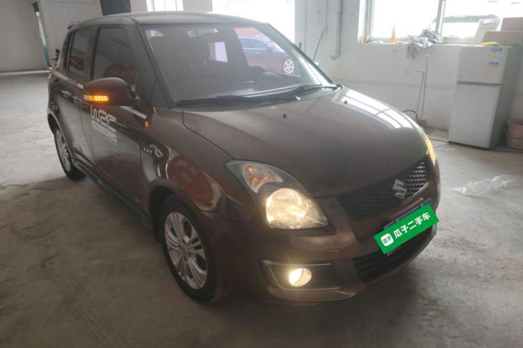 Used Suzuki Swift 2014 1.5L Automatic Fashion Edition Exterior 2