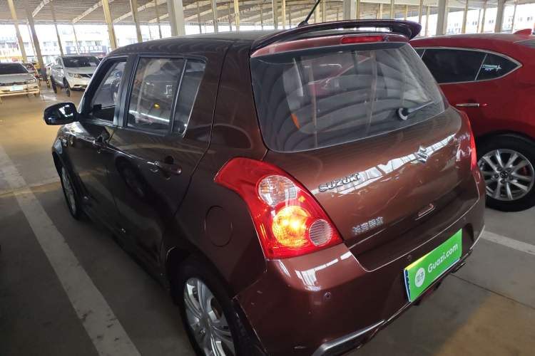 Used Suzuki Swift 2014 1.5L Automatic Fashion Edition Exterior 3