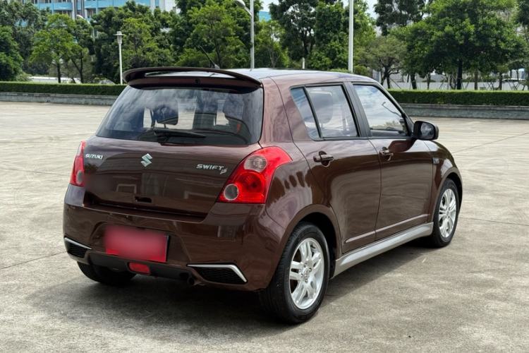 Used Suzuki Swift 2014 1.5L Automatic Fashion Edition Exterior 4
