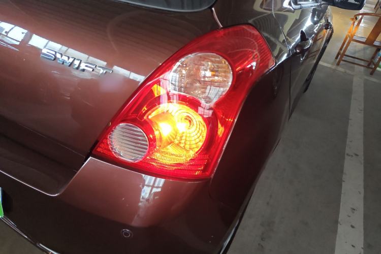 Used Suzuki Swift 2014 1.5L Automatic Fashion Edition Exterior 6