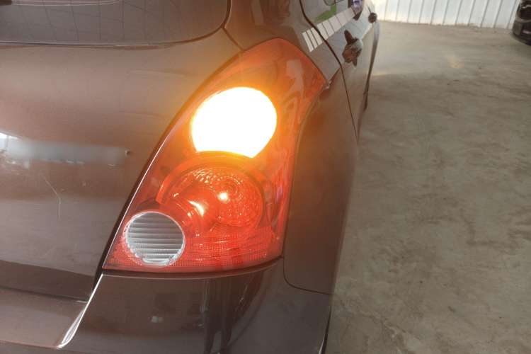 Used Suzuki Swift 2014 1.5L Automatic Fashion Edition Exterior 6