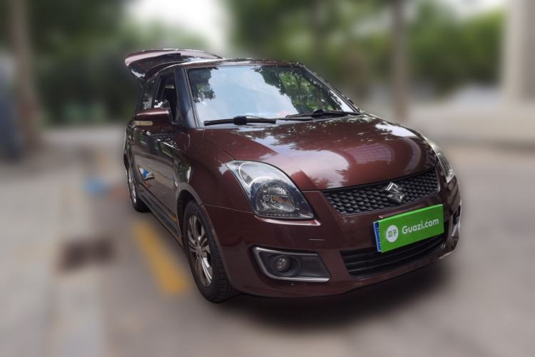 Used Suzuki Swift 2014 1.5L Automatic Fashion Edition Front Right 45 Deg