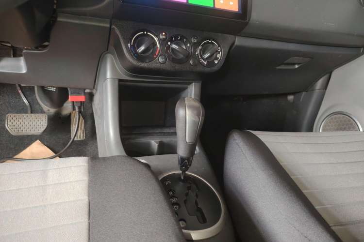 Used Suzuki Swift 2014 1.5L Automatic Fashion Edition Gear Lever