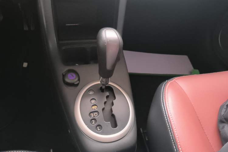 Used Suzuki Swift 2014 1.5L Automatic Fashion Edition Gear Lever