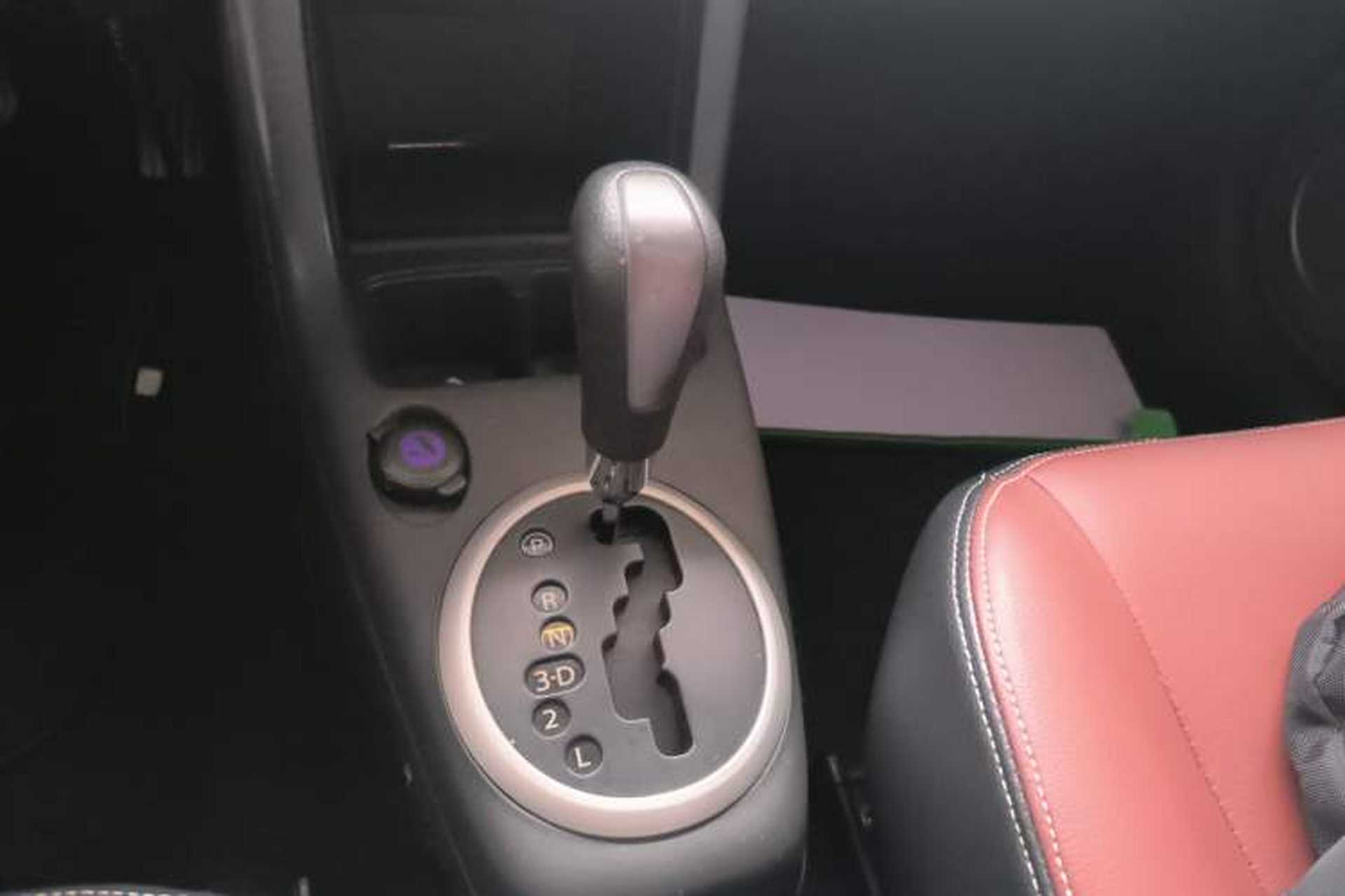 Used Suzuki Swift 2014 1.5L Automatic Fashion Edition Gear Lever