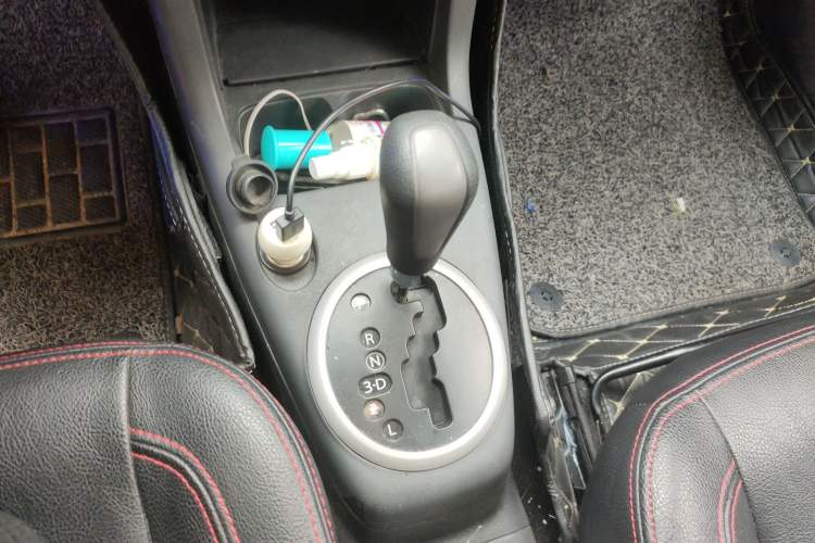 Used Suzuki Swift 2014 1.5L Automatic Fashion Edition Gear Lever