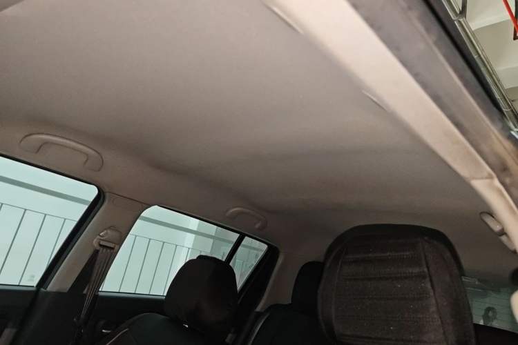 Used Suzuki Swift 2014 1.5L Automatic Fashion Edition Headliner