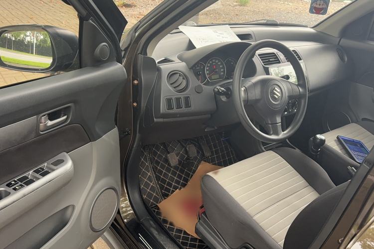 Used Suzuki Swift 2014 1.3L Manual Standard Edition Interior 2