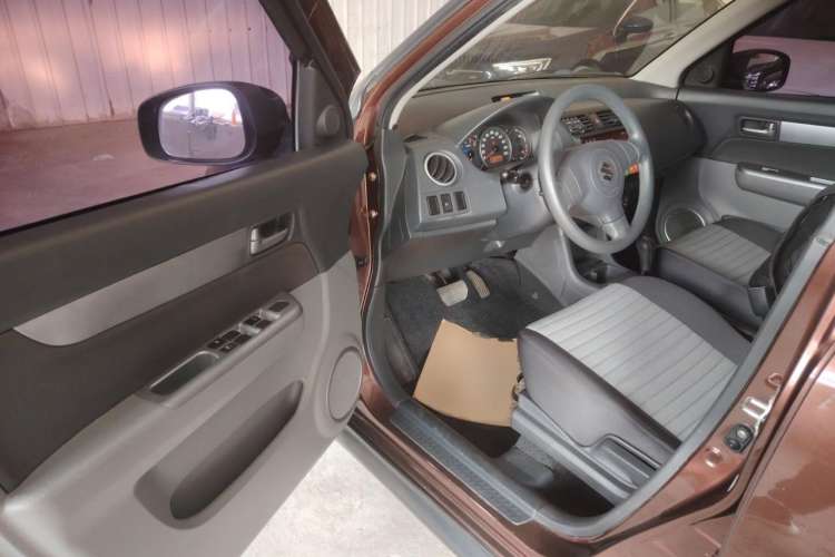 Used Suzuki Swift 2014 1.5L Automatic Fashion Edition Interior 3