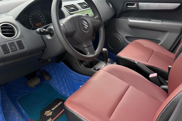Used Suzuki Swift 2014 1.5L Automatic Fashion Edition Interior 3