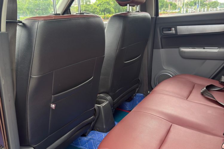 Used Suzuki Swift 2014 1.5L Automatic Fashion Edition Interior 4