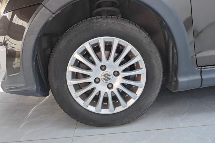 Used Suzuki Swift 2014 1.3L Manual Standard Edition Left Front Wheel Hub