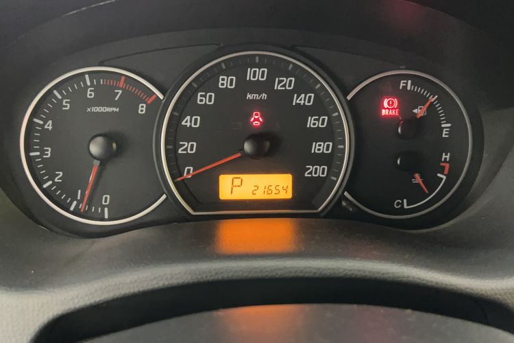Used Suzuki Swift 2014 1.5L Automatic Fashion Edition Odometer Close Up