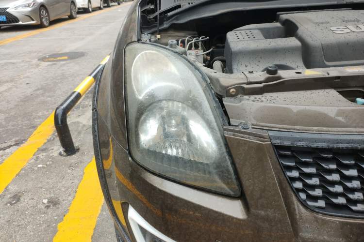 Used Suzuki Swift 2014 1.5L Automatic Fashion Edition Right Front Headlight