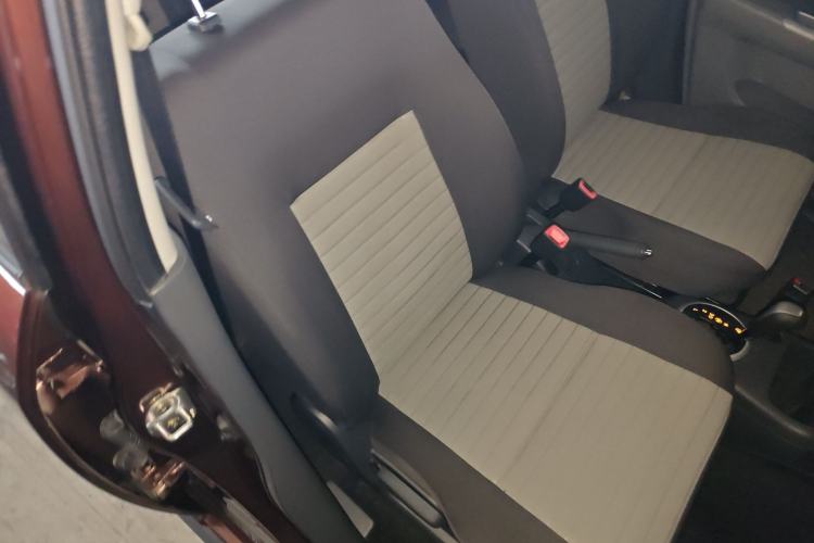 Used Suzuki Swift 2014 1.5L Automatic Fashion Edition Right Front Seat