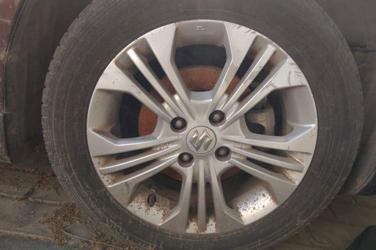 Used Suzuki Swift 2014 1.5L Automatic Fashion Edition Right Front Wheel Hub