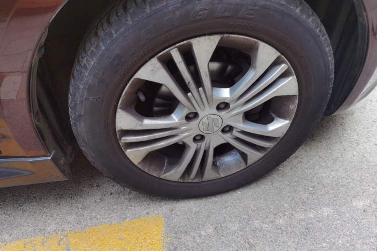 Used Suzuki Swift 2014 1.5L Automatic Fashion Edition Right Front Wheel Hub