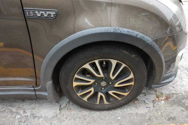 Used Suzuki Swift 2014 1.5L Automatic Fashion Edition Right Front Wheel Hub