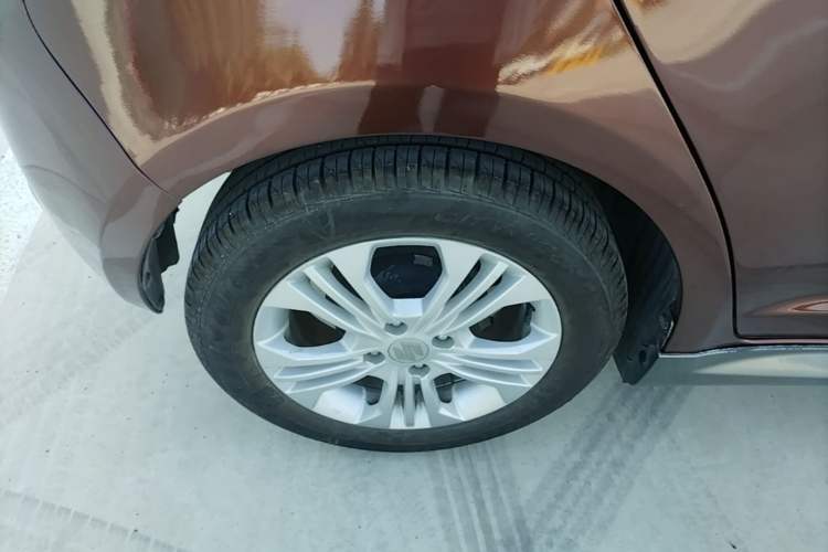 Used Suzuki Swift 2014 1.5L Automatic Fashion Edition Right Rear Wheel Hub
