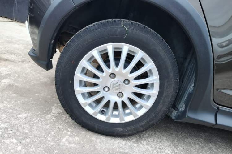 Used Suzuki Swift 2014 1.3L Manual Standard Edition Right Rear Wheel Hub