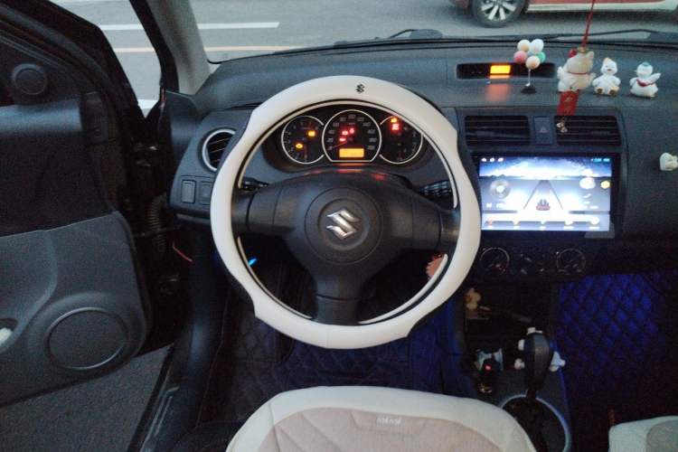 Used Suzuki Swift 2014 1.5L Automatic Fashion Edition Steering Wheel