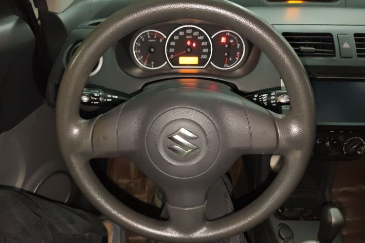 Used Suzuki Swift 2014 1.5L Automatic Fashion Edition Steering Wheel