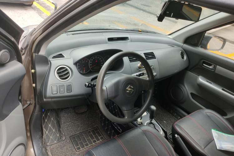 Used Suzuki Swift 2014 1.5L Automatic Fashion Edition Steering Wheel