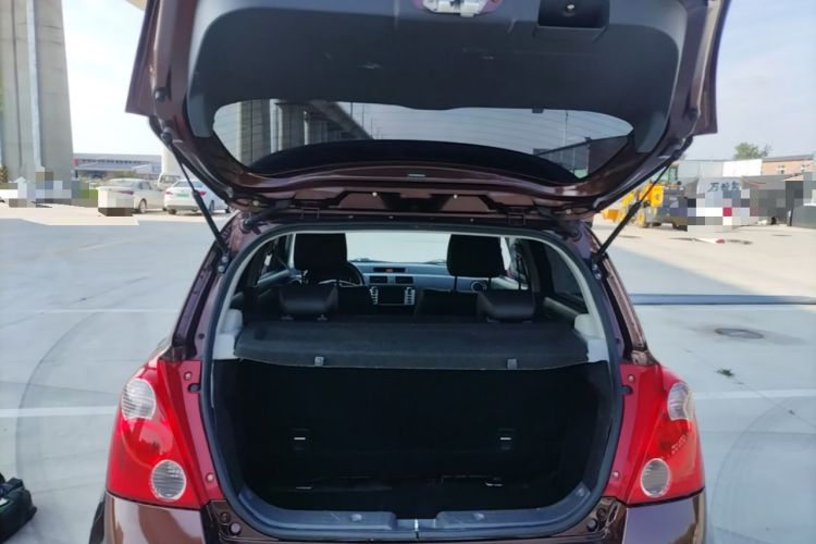 Used Suzuki Swift 2014 1.5L Automatic Fashion Edition Trunk
