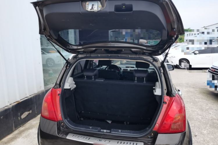 Used Suzuki Swift 2014 1.3L Manual Standard Edition Trunk