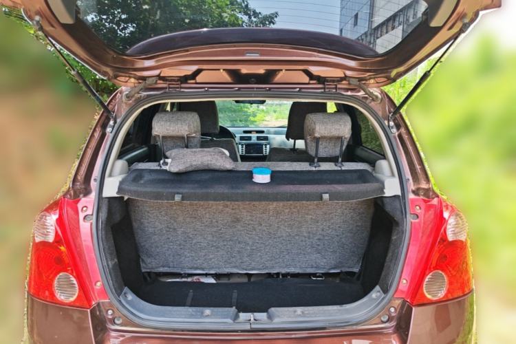 Used Suzuki Swift 2014 1.5L Automatic Fashion Edition Trunk