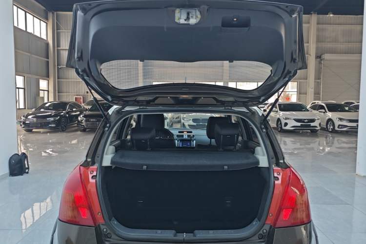 Used Suzuki Swift 2014 1.3L Manual Standard Edition Trunk