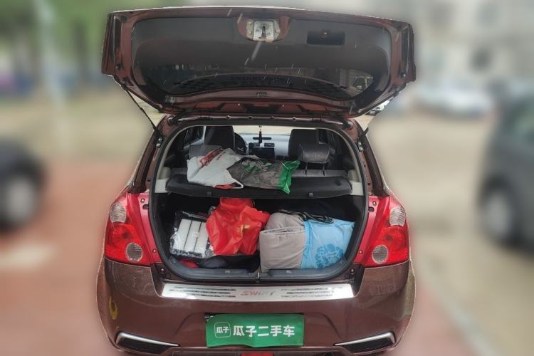 Used Suzuki Swift 2014 1.5L Manual Fashion Edition Trunk