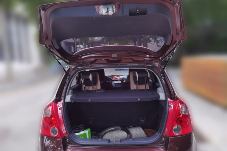 Used Suzuki Swift 2014 1.5L Automatic Fashion Edition Trunk