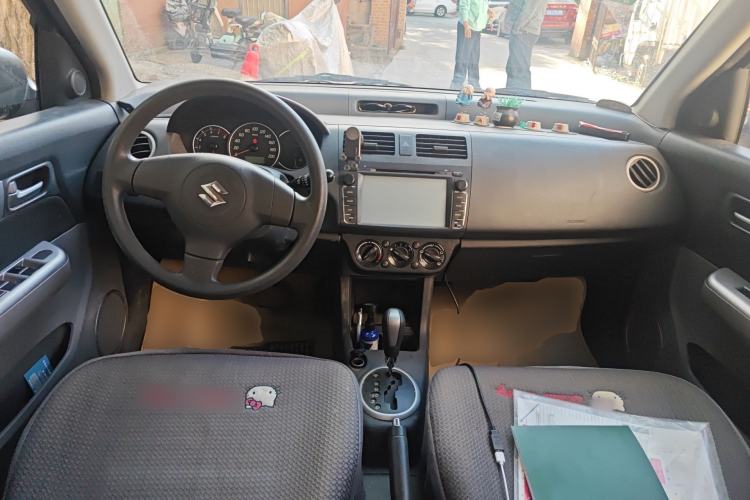Used Suzuki Swift 2014 1.5L Automatic Fashion Edition Center Console