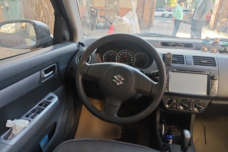 Used Suzuki Swift 2014 1.5L Automatic Fashion Edition Steering Wheel