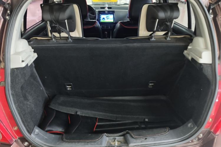 Used Suzuki Swift 2014 1.5L Automatic Fashion Edition Trunk