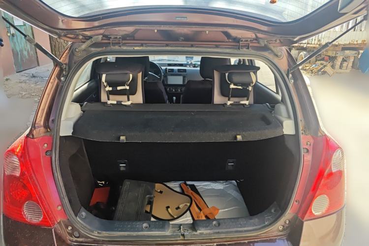 Used Suzuki Swift 2014 1.5L Automatic Fashion Edition Trunk