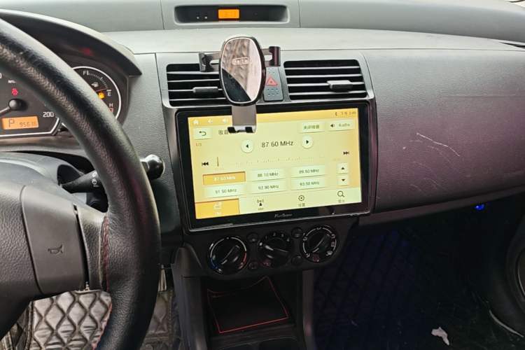 Used Suzuki Swift 2014 1.5L Automatic Fashion Edition Audio And AC Panel
