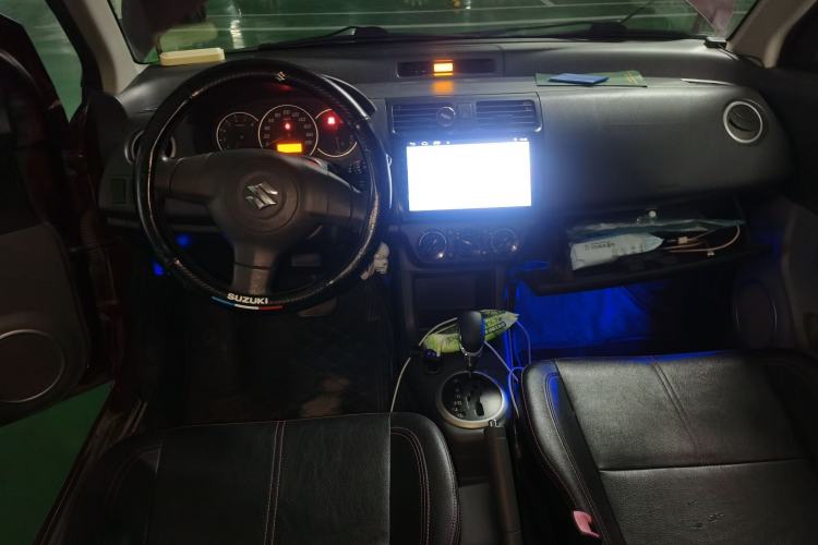 Used Suzuki Swift 2014 1.5L Automatic Fashion Edition Center Console