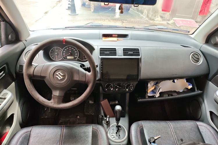 Used Suzuki Swift 2014 1.5L Automatic Fashion Edition Center Console