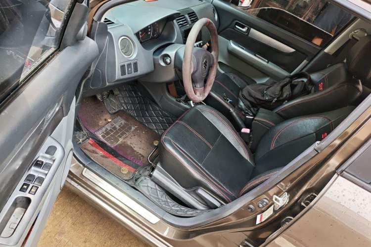 Used Suzuki Swift 2014 1.5L Automatic Fashion Edition Driver Seat