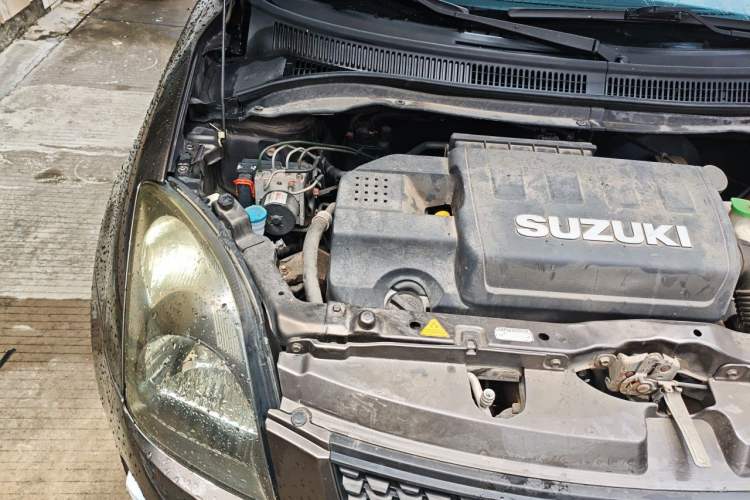 Used Suzuki Swift 2014 1.5L Automatic Fashion Edition Engine Bay Right