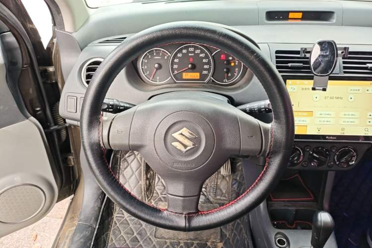 Used Suzuki Swift 2014 1.5L Automatic Fashion Edition Steering Wheel