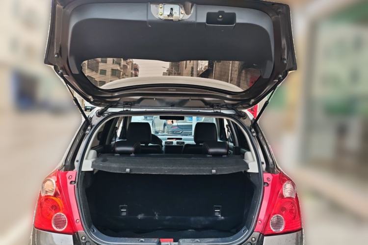 Used Suzuki Swift 2014 1.5L Automatic Fashion Edition Trunk