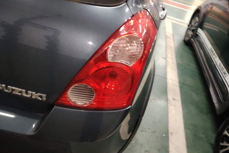 Used Suzuki Swift 2014 1.5L Automatic Fashion Edition Exterior 3