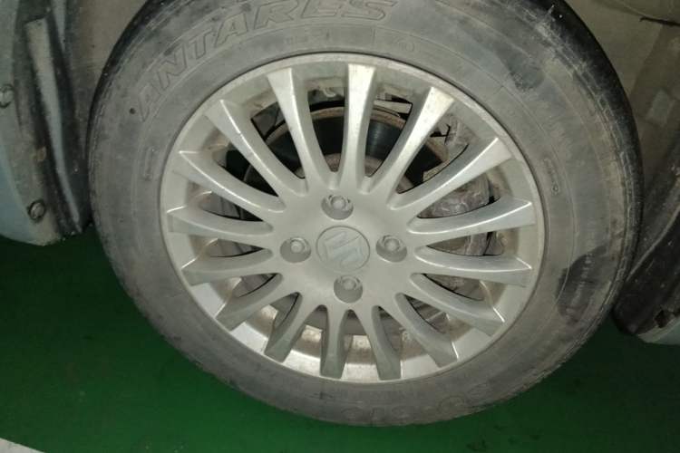 Used Suzuki Swift 2014 1.3L Manual Standard Edition Right Front Wheel Hub