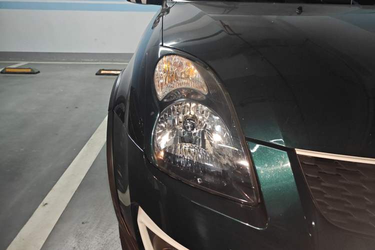 Used Suzuki Swift 2014 1.5L Automatic Fashion Edition Right Front Headlight